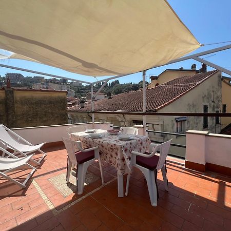 Апартаменты Terrazza Del Centro Леричи Экстерьер фото